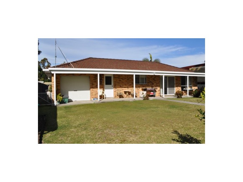 2 Seventeenth Avenue, Stuarts Point NSW 2441