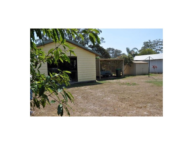 18 Ninth Avenue, Stuarts Point NSW 2441
