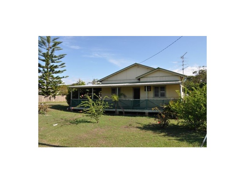 1 First Avenue, Stuarts Point NSW 2441