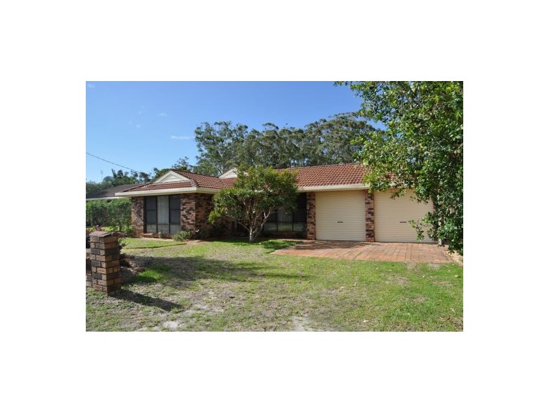 73 Ocean Avenue, Stuarts Point NSW 2441