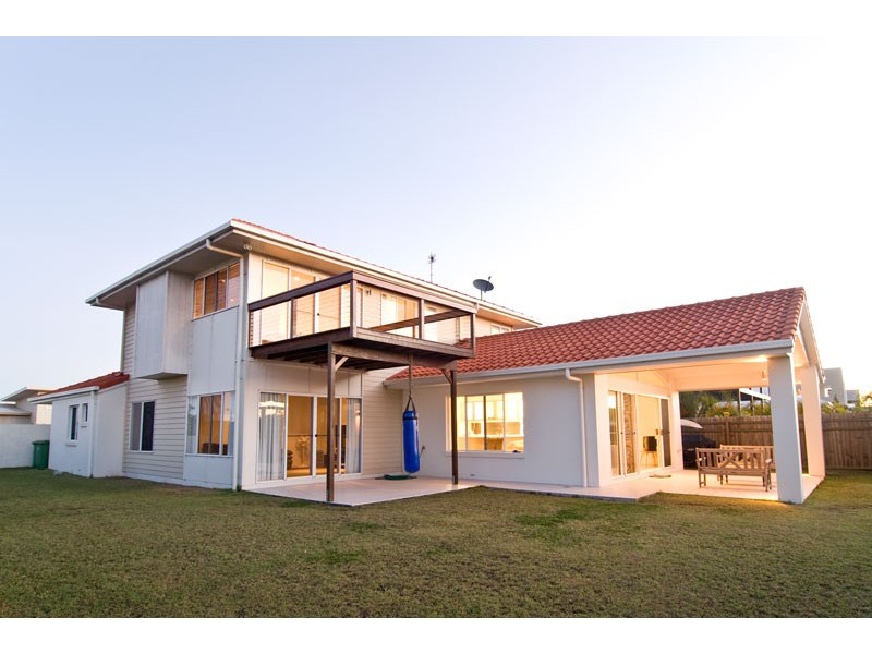 17 Easter Street, Kawana Island QLD 4575