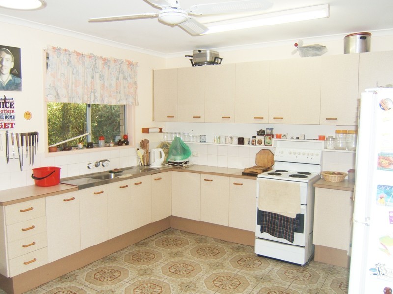 10 Lapoinya Cr, Warana QLD 4575