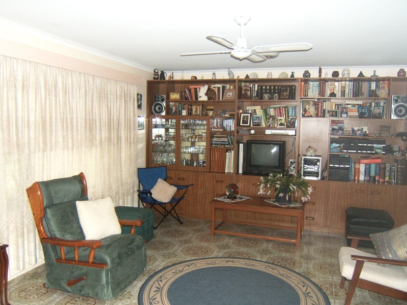 10 Lapoinya Cr, Warana QLD 4575