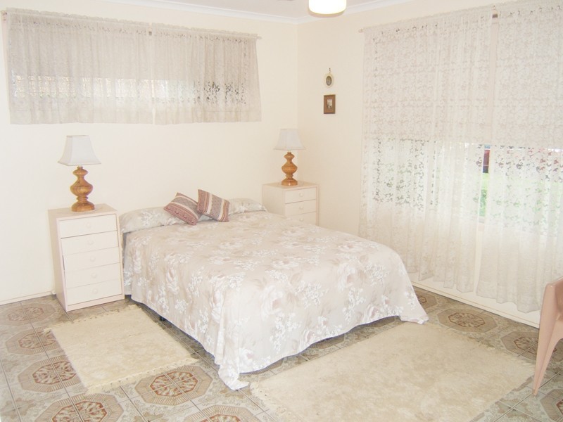 10 Lapoinya Cr, Warana QLD 4575