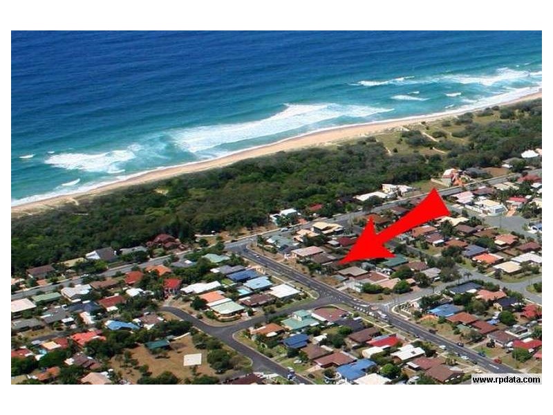 6 Palkana Drive, Warana QLD 4575