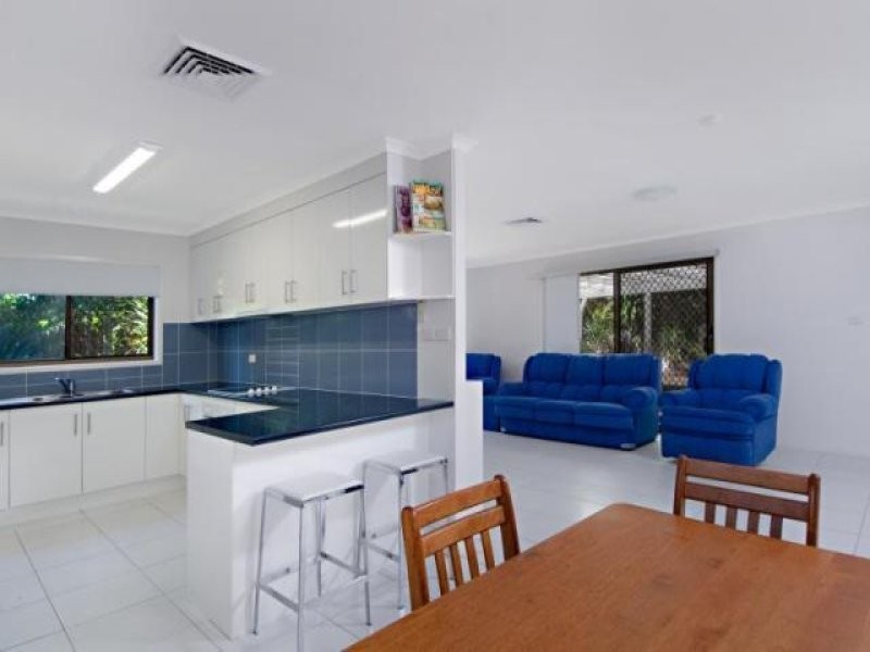 Warana QLD 4575