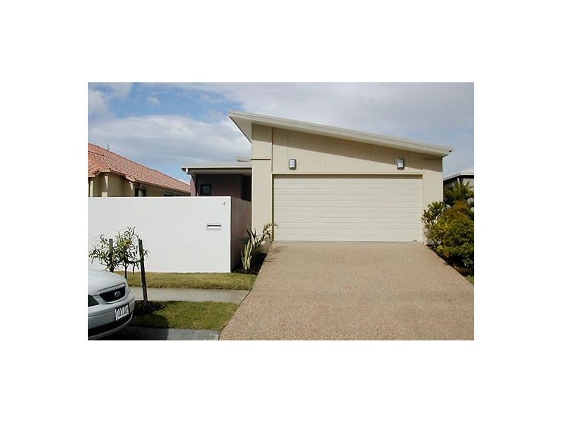 4 GRENADA WAY, Kawana Island QLD 4575
