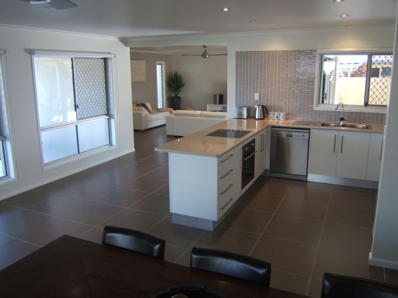 Warana QLD 4575