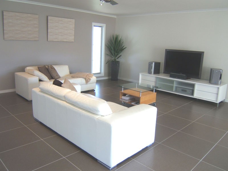 Warana QLD 4575