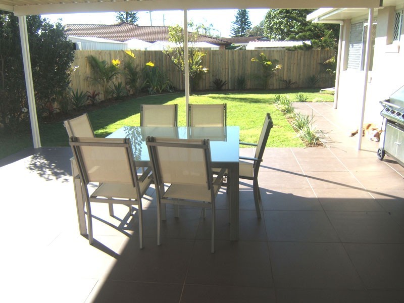 Warana QLD 4575