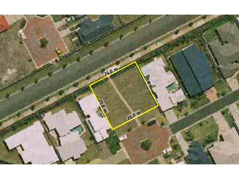 13 Madagascar Court, Kawana Island QLD 4575