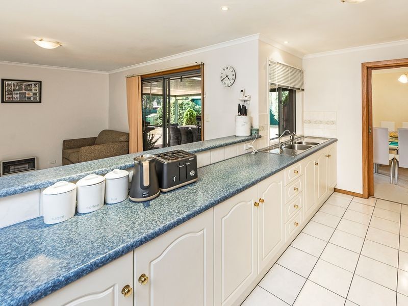 6 Symonds Drive, Mount Barker SA 5251