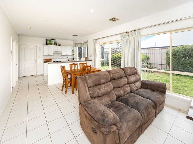 11 Tate Avenue, Mount Barker SA 5251