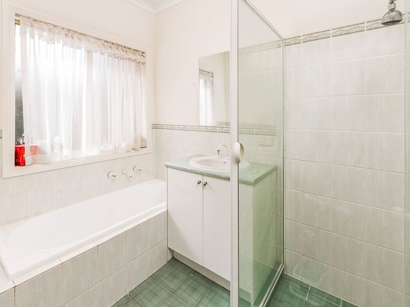 11 Tate Avenue, Mount Barker SA 5251