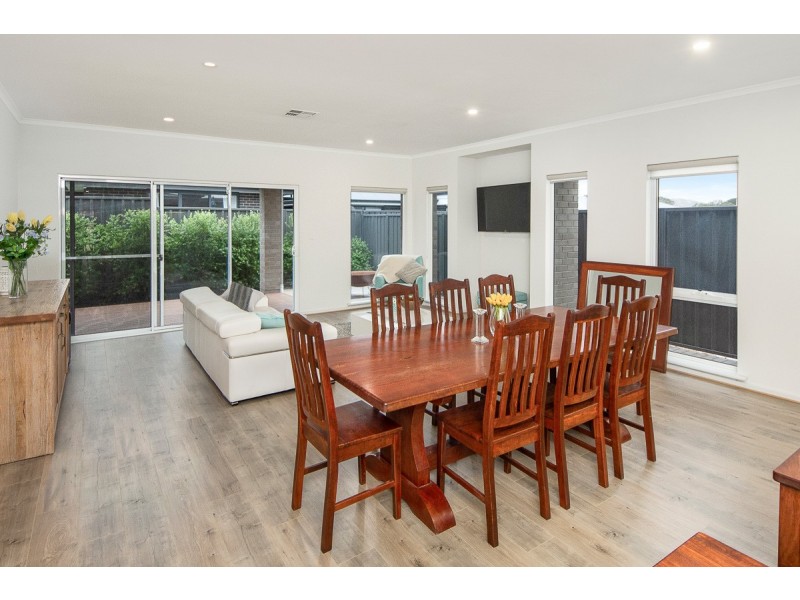 18 Kangaroo Terrace, Mount Barker SA 5251