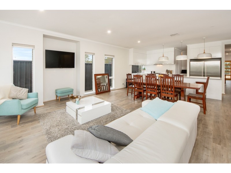 18 Kangaroo Terrace, Mount Barker SA 5251