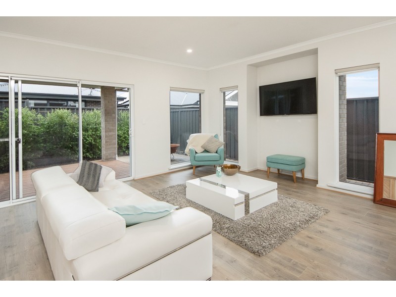 18 Kangaroo Terrace, Mount Barker SA 5251