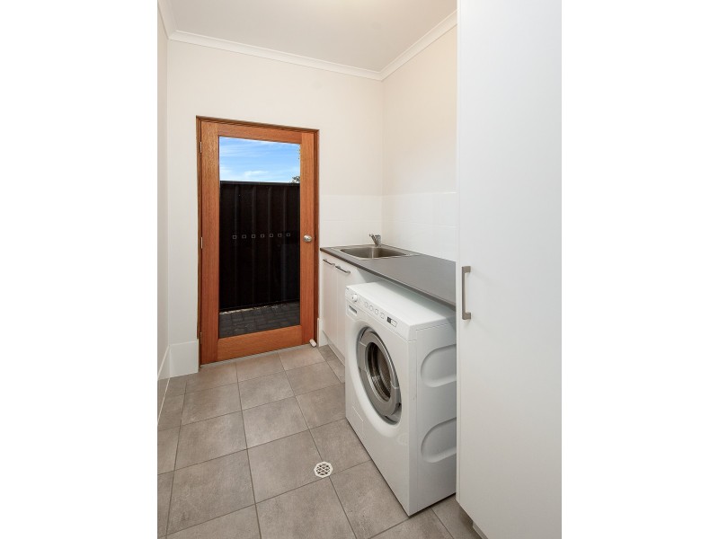 18 Kangaroo Terrace, Mount Barker SA 5251