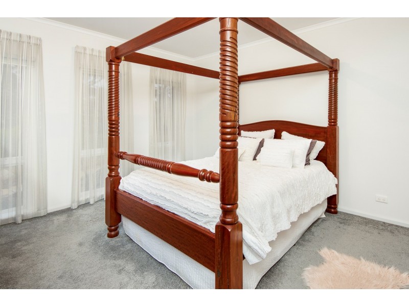 18 Kangaroo Terrace, Mount Barker SA 5251