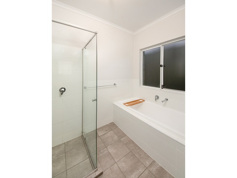 18 Kangaroo Terrace, Mount Barker SA 5251