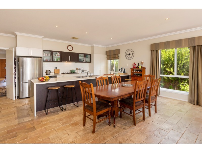 16 Barton Circuit, Mount Barker SA 5251