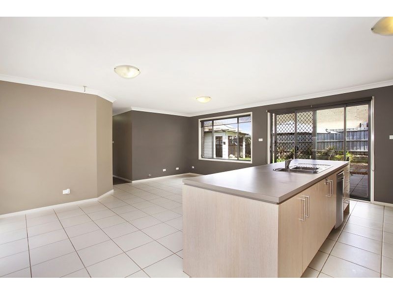 8 Albert Warner Drive, Warnervale NSW 2259