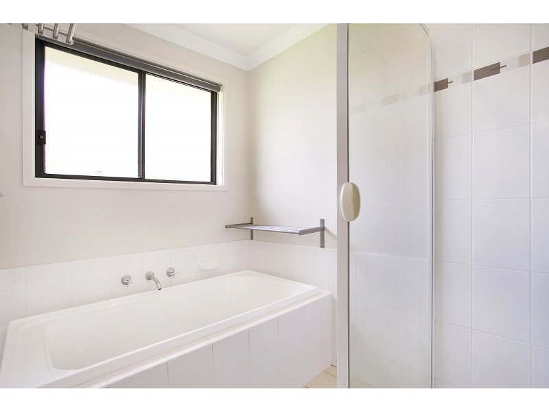 8 Albert Warner Drive, Warnervale NSW 2259