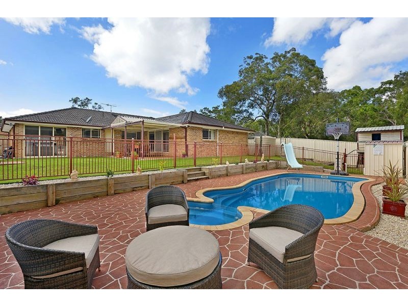 9 Travis Place, Buff Point NSW 2262