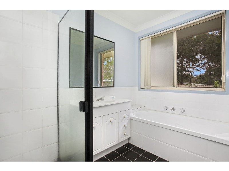 7 Travis Place, Buff Point NSW 2262