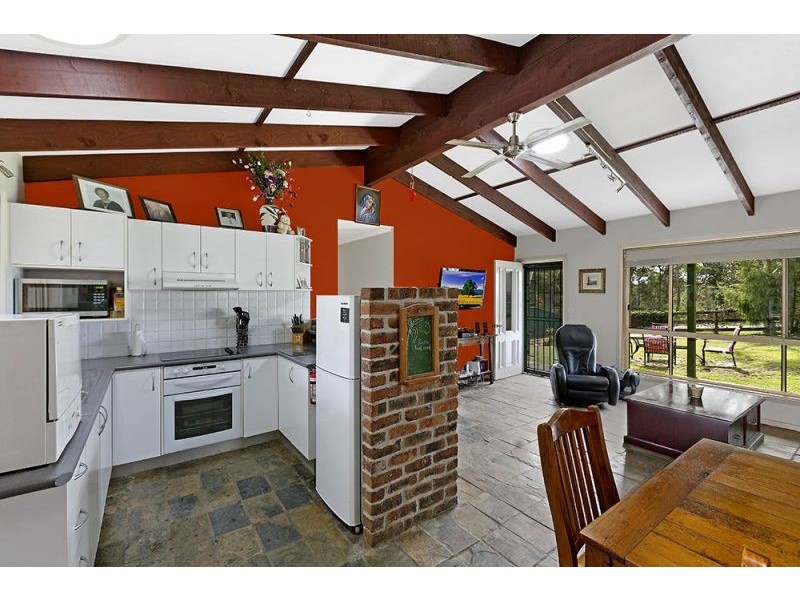 40 Darlingup Road, Wyee NSW 2259