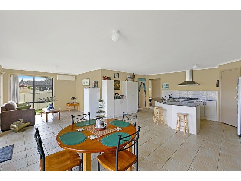 24 Begonia Pace, Woongarrah NSW 2259