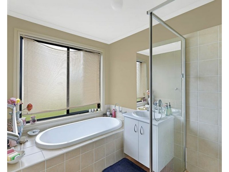 24 Begonia Place, Woongarrah NSW 2259