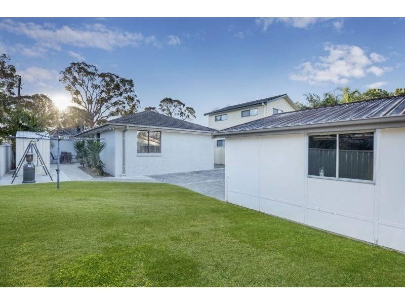 84 Vales Road, Mannering Park NSW 2259