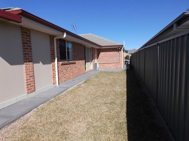 2 Dell Close, Hamlyn Terrace NSW 2259