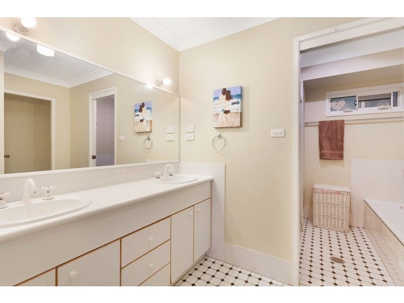 2 Lake Street, Wyee Point NSW 2259