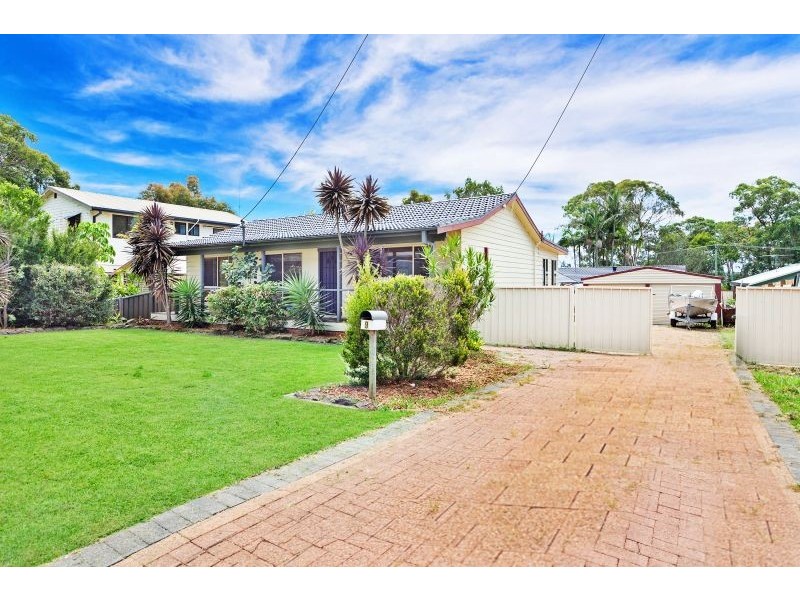 9 Lake Street, Wyee Point NSW 2259