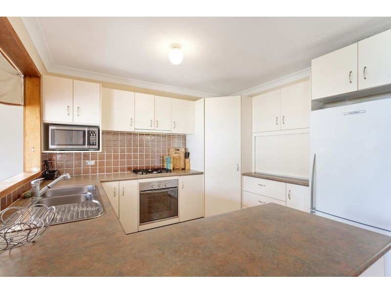 9 Lake Street, Wyee Point NSW 2259