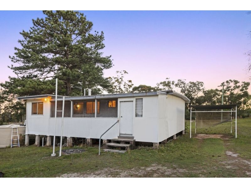 305 Summerhayes Road, Wyee NSW 2259