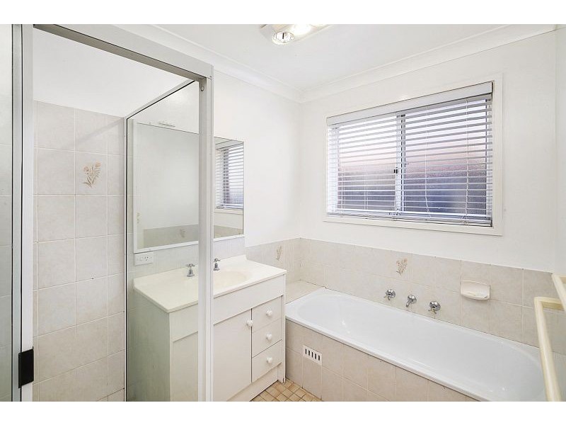 24 White Swan Avenue, Blue Haven NSW 2262