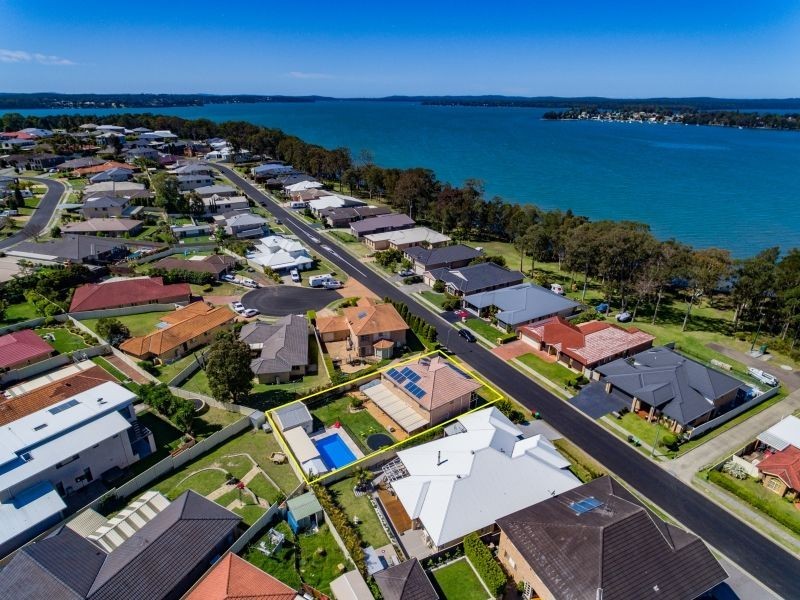 34 Mulwala Drive, Wyee Point NSW 2259
