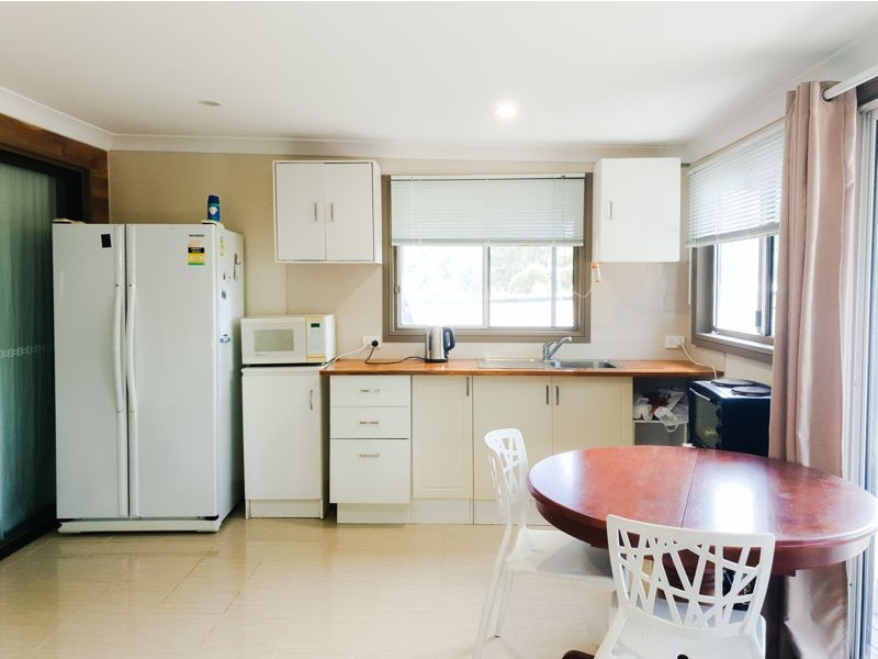 4 Pirama Road, Wyee NSW 2259