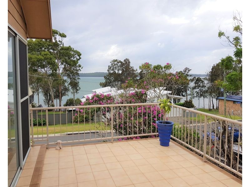 4 Short Street, Wyee Point NSW 2259