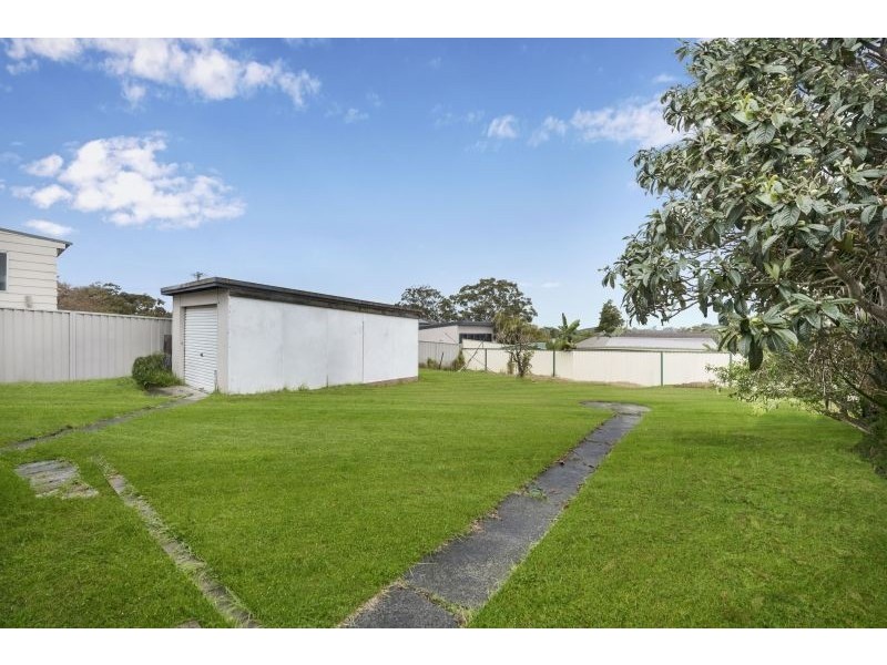 42 Woolana Avenue, Budgewoi NSW 2262