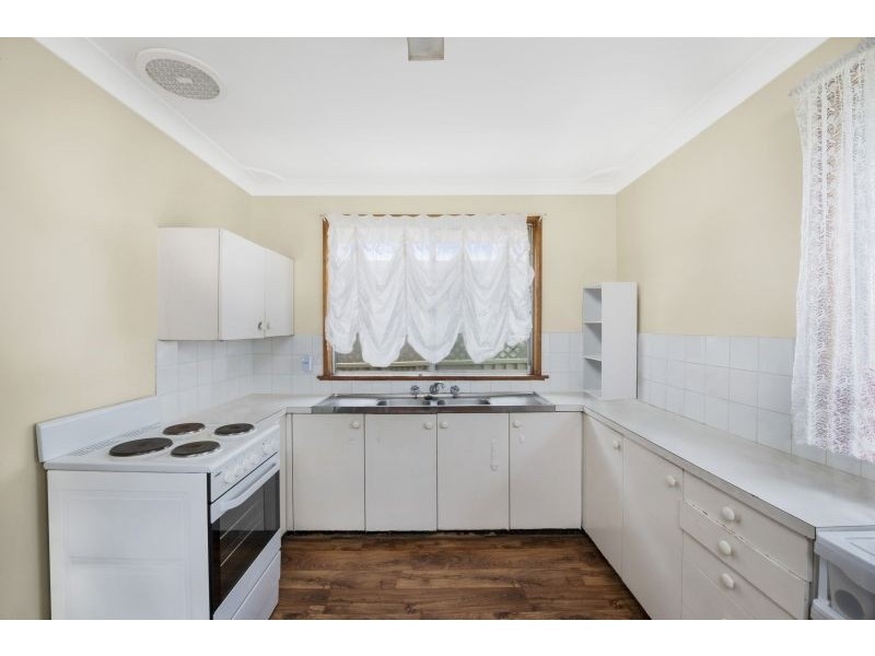 42 Woolana Avenue, Budgewoi NSW 2262