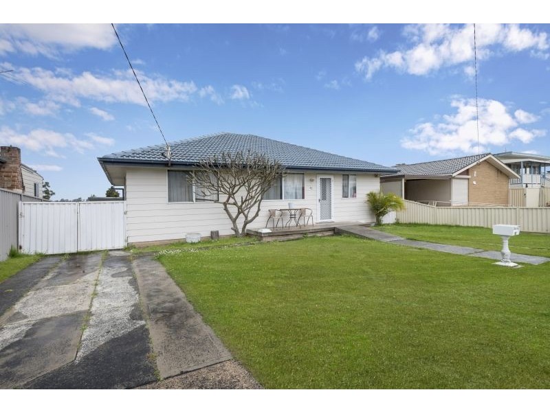 42 Woolana Avenue, Budgewoi NSW 2262