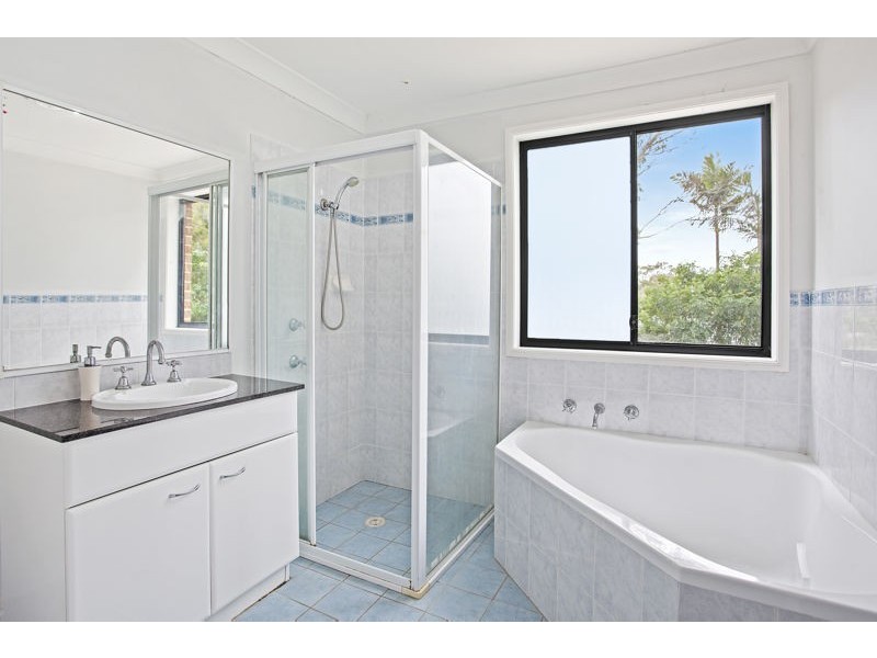 5 Lake Street, Wyee Point NSW 2259