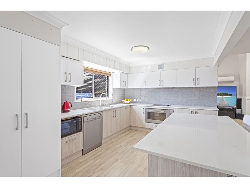 35 High St, Wyee Point NSW 2259