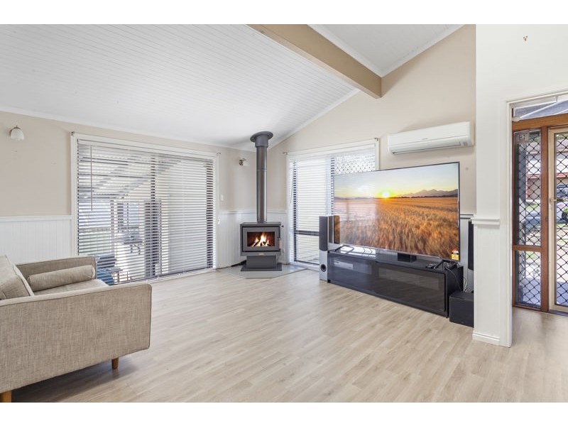 35 High St, Wyee Point NSW 2259