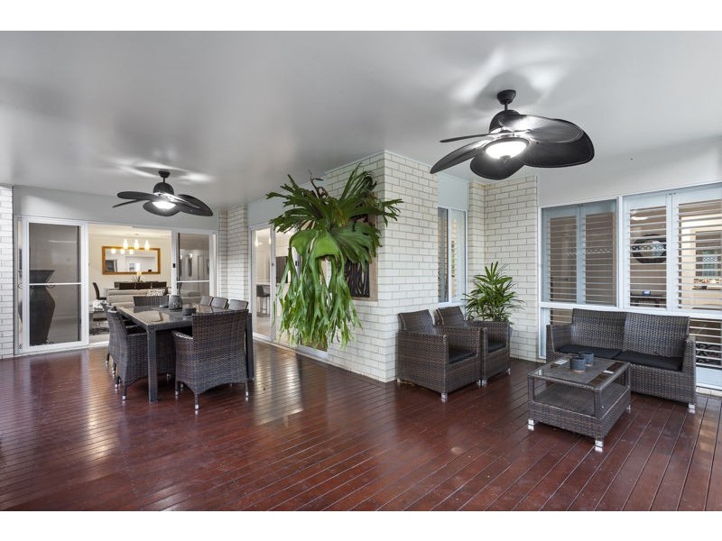 14 Lakeshore Avenue, Kingfisher Shores NSW 2259