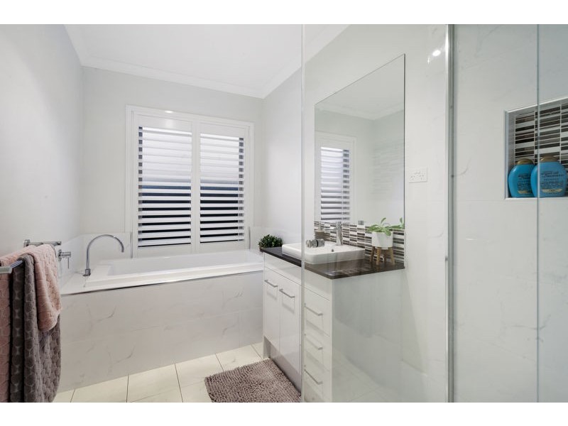 14 Lakeshore Avenue, Kingfisher Shores NSW 2259